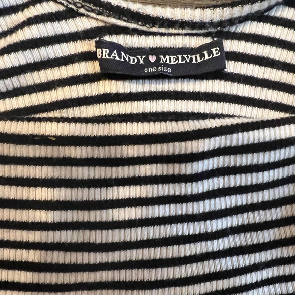 Brandy Melville shirt - Picture 2 of 2